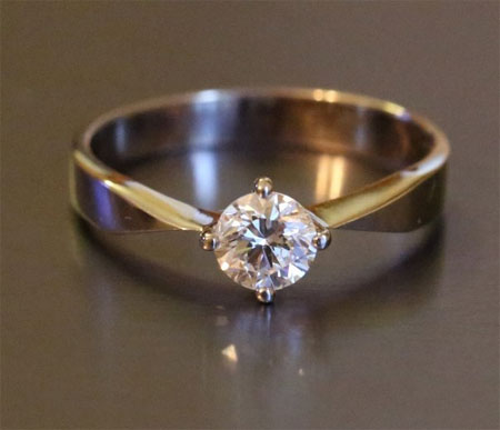Где купить кольцо с бриллиантом?